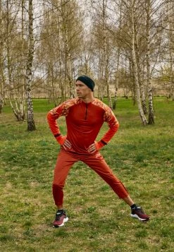 Nike Performance TRAIL - Sports T-shirt - Rugged Orange/mantra Orange/habanero Red