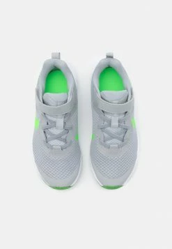 Nike Performance REVOLUTION 6 NN UNISEX - Neutral Running Shoes - Light Smoke Grey/green Strike/dark Smoke Grey/chrome 9 Nike Performance REVOLUTION 6 NN UNISEX - Neutral Running Shoes - Light Smoke Grey/green Strike/dark Smoke Grey/chrome -Nike Performance store b2dd7b79b49e48b9b34b9385d11090f3