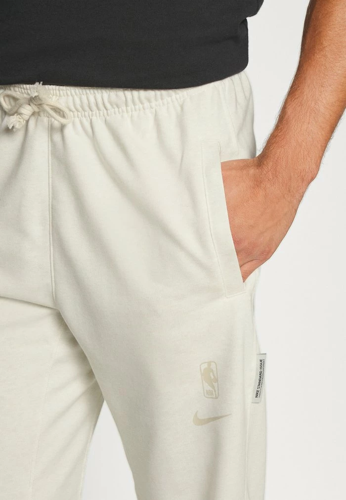 Nike Performance NBA NO TEAM STANDARD ISSUE PANT - Tracksuit Bottoms - Phantom Heather/rattan 5 Nike Performance NBA NO TEAM STANDARD ISSUE PANT - Tracksuit Bottoms - Phantom Heather/rattan - Image 5