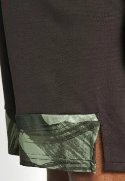 Nike Performance KNIT SHORT - Shorts - Velvet Brown/oil Green/(coconut Milk) -Nike Performance store b650787fd2664449acefa28b571f47de