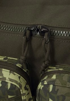 Nike Performance NK UTILITY UNISEX - Sports Bag - Sequoia/sequoia/(alligator) -Nike Performance store b737c7ce64564626b11c01594486e2eb