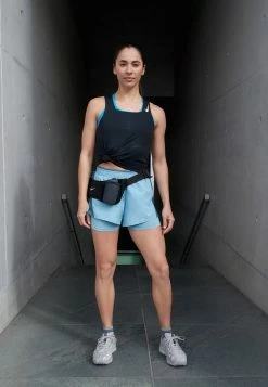 Nike Performance AROSWFT SINGLET - Sports T-shirt - Black/white