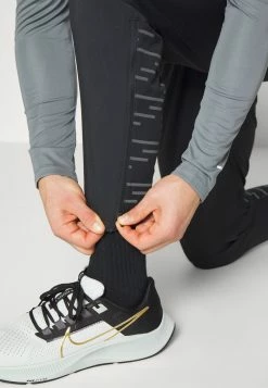 Nike Performance NIKE DRI-FIT RUN DIVISION CHALLENGER HERREN LAUFHOSE - Tracksuit Bottoms - Black/reflective Silv -Nike Performance store b8cd6cc28f824ad7b27f2c2f9a60e6a6