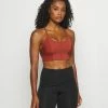 Nike Performance INDY BRA - Light Support Sports Bra - Redstone/dark Pony