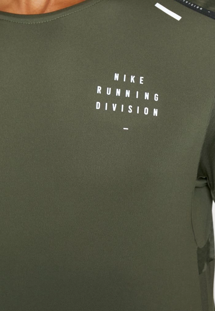 Nike Performance RUN RISE - Sports T-shirt - Cargo Khaki/silver 5 Nike Performance RUN RISE - Sports T-shirt - Cargo Khaki/silver - Image 5