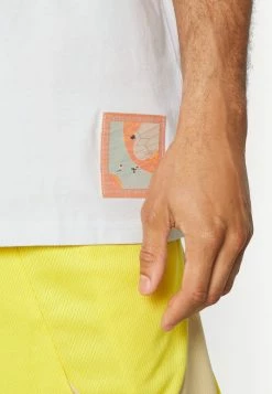 Nike Performance TEE - Print T-shirt - White -Nike Performance store c02e6364dab747cf9485d8c0bb12a227