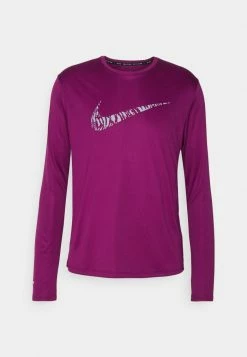 Nike Performance MILER - Sports T-shirt - Sangria -Nike Performance store c10c9419ade94e72b948f8640e40a89a