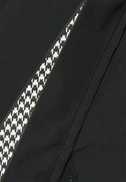 Nike Performance 10K SHORT PLUS - Sports Shorts - Black/white -Nike Performance store c1adbe17b11a4dd59d9c1cded5005c3d