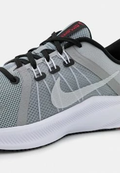 Nike Performance QUEST 4 - Neutral Running Shoes - Light Smoke Grey/black/siren Red/white -Nike Performance store c2d974c4749f461f91015824e3a16d7c
