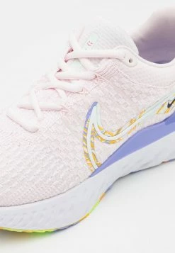 Nike Performance REACT INFINITY RUN FK 3 - Neutral Running Shoes - Light Soft Pink/white/university Gold/light Thistle/pinksicle/ghost Green -Nike Performance store c5a33dbcc79f494dbeea3d241158a7eb