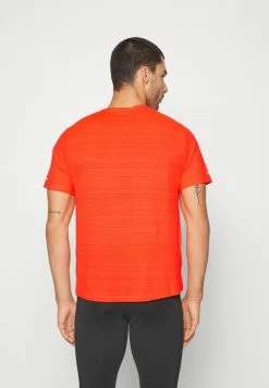 Nike Performance MILER - Sports T-shirt - Bright Crimson -Nike Performance store c5e375e8e5584c3f9f506b0a3094390f