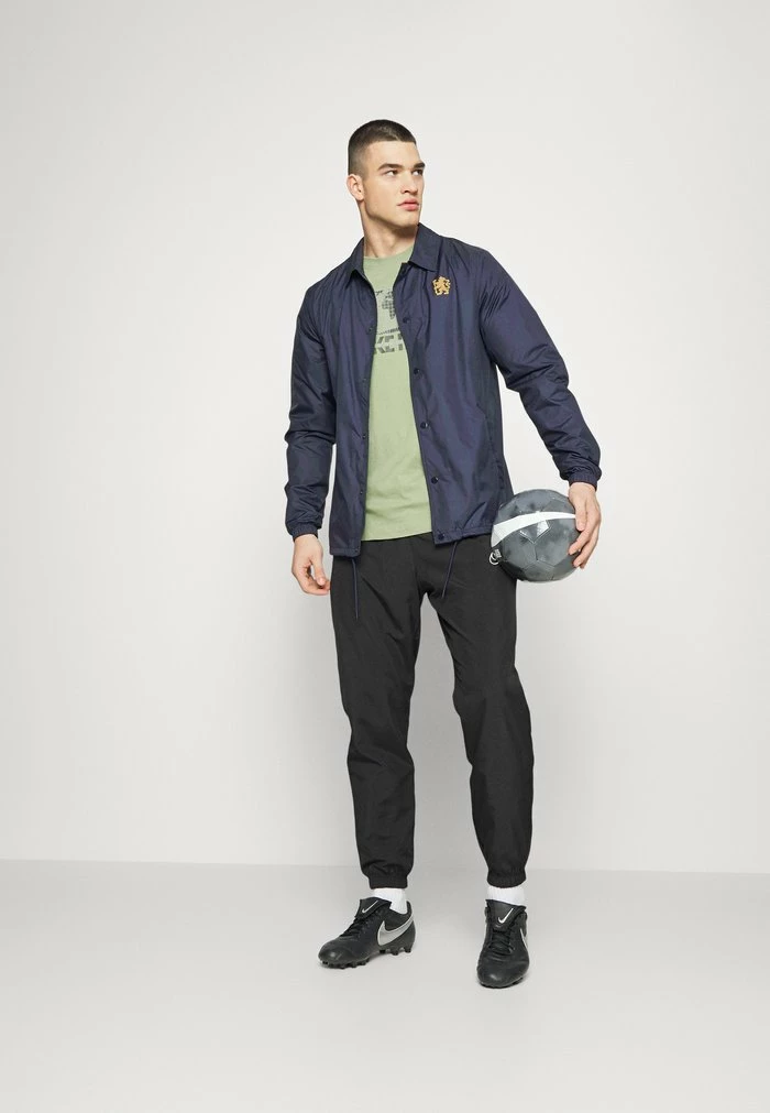 Nike Performance CHELSEA LONDON COACH - Club Wear - Blackened Blue/jersey Gold 2 Nike Performance CHELSEA LONDON COACH - Club Wear - Blackened Blue/jersey Gold - Image 2