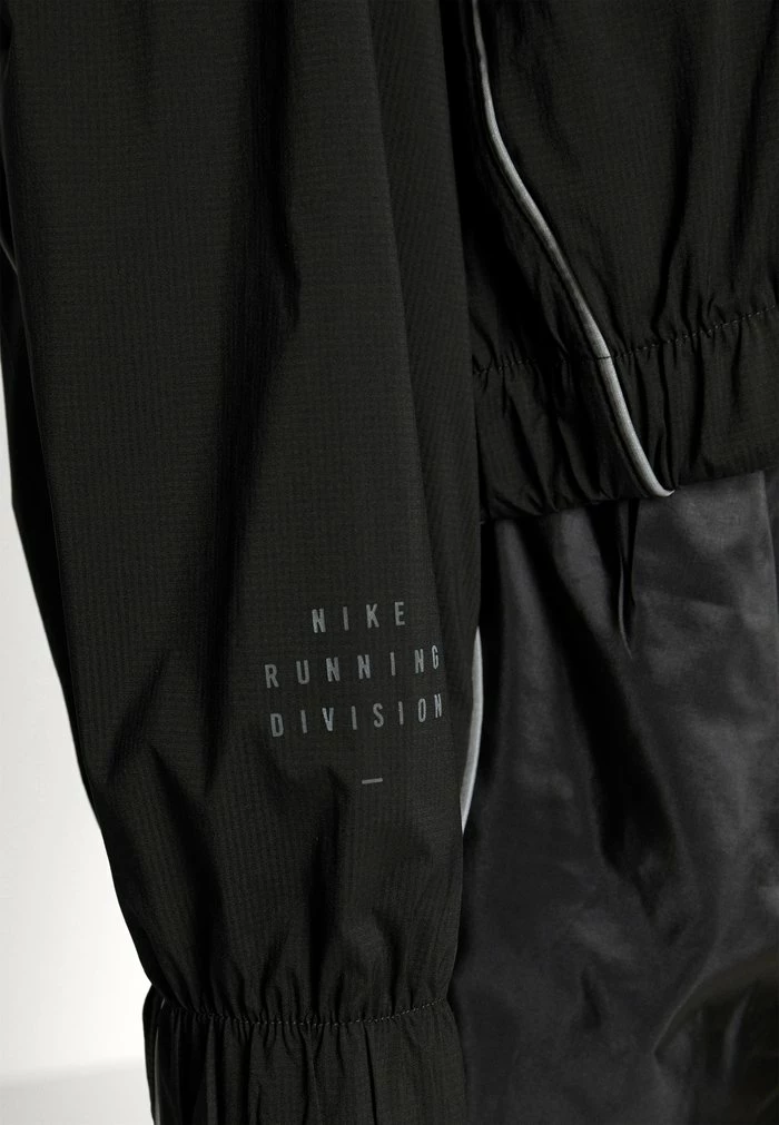 Nike Performance RUN - Running Jacket - Black 6 Nike Performance RUN - Running Jacket - Black - Image 6