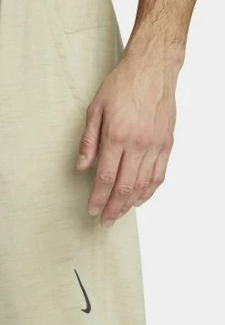 Nike Performance M NY DF PANT - Tracksuit Bottoms - Light Bone Limestone -Nike Performance store c8e08757e4954f318b9408b357ec9b56