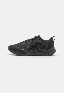 Nike Performance W DOWNSHIFTER 12 - Neutral Running Shoes - Black/dark Smoke Grey/iron Grey