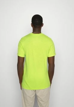 Nike Performance TEE PRO - Sports T-shirt - Atomic Green -Nike Performance store cbbd1d987667482e9c6edbe7d1f9d525