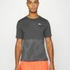 Nike Performance RUN CORE - Sports T-shirt - Black Heather/silver
