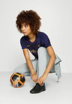 Nike Performance CHELSEA LONDON - Club Wear - Loyal Blue/blackened Blue/jersey Gold -Nike Performance store d1f113bc890e433bb2e31aaf19db7e78