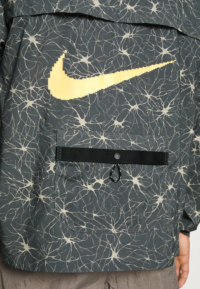 Nike Performance WINDRUNNER DYE - Running Jacket - Iron Grey/peach Cream 6 Nike Performance WINDRUNNER DYE - Running Jacket - Iron Grey/peach Cream - Image 6