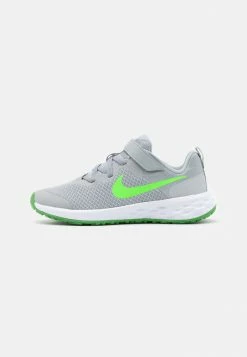 Nike Performance REVOLUTION 6 NN UNISEX - Neutral Running Shoes - Light Smoke Grey/green Strike/dark Smoke Grey/chrome
