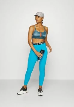 Nike Performance INDY DYE BRA - Light Support Sports Bra - Mauve