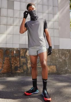 Nike Performance TRAIL RISE 365 - Sports T-shirt - Black/white