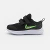 Nike Performance STAR RUNNER 3 UNISEX - Neutral Running Shoes - Black/chrome/dark Smoke Grey/green Strike