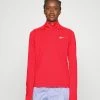 Nike Performance PACER - Long Sleeved Top - Crimson