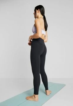 Nike Performance NIKE YOGA LUXE 7/8-INFINALON-LEGGINGS MIT HOHEM TAILLENBUND FÜR DAMEN - Leggings - Black/dark Smoke Grey -Nike Performance store e1ce72b3874141149f23bec9631f746c