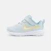 Nike Performance REVOLUTION 6 NN TDV UNISEX - Neutral Running Shoes - Aura/multicolor/worn Blue/university Gold