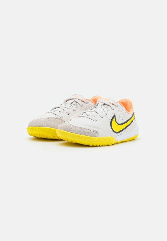 Nike Performance JR TIEMPO LEGEND 9 ACADEMY IC UNISEX - Indoor Football Boots - Phantom/sunset Glow/yellow Strike 2 Nike Performance JR TIEMPO LEGEND 9 ACADEMY IC UNISEX - Indoor Football Boots - Phantom/sunset Glow/yellow Strike - Image 2