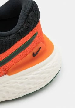 Nike Performance ZOOMX INVINCIBLE RUN UNISEX - Neutral Running Shoes - Team Orange/black/gorge Green/sail/metallic Silver/racer Blue -Nike Performance store eb8b7f687079466781c1c7008c0af5f2