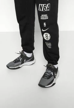 Nike Performance NBA BROOKLYN NETS COURTSIDE PANT - Tracksuit Bottoms - Black 12 Nike Performance NBA BROOKLYN NETS COURTSIDE PANT - Tracksuit Bottoms - Black -Nike Performance store eb913e84358844cb8884ae2b5051d110