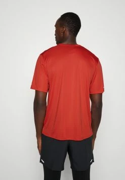 Nike Performance MILER - Sports T-shirt - Mantra Orange -Nike Performance store ee3361312aa041e094ea2cc6b865c4db