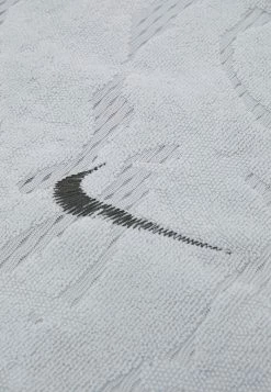 Nike Performance COOLING LOOP TOWEL ONE SIZE - Foulard - Light Smoke Grey/anthracite -Nike Performance store ef13bbae9fd0428797b200d2e051b842