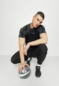 Nike Performance STRIKE - Print T-shirt - Black/anthracite/white -Nike Performance store f30e717236294ffe97e23254b4b909a7