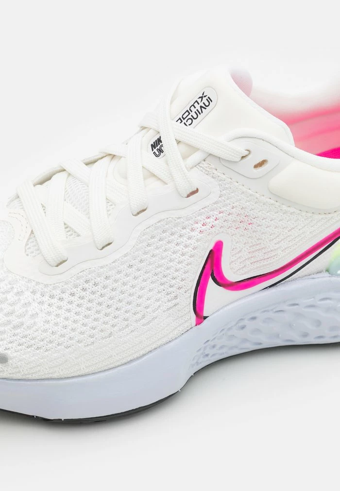 Nike Performance ZOOMX INVINCIBLE RUN - Neutral Running Shoes - Phantom/black/football Grey/volt/pollen/pink Blast 6 Nike Performance ZOOMX INVINCIBLE RUN - Neutral Running Shoes - Phantom/black/football Grey/volt/pollen/pink Blast - Image 6