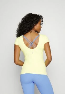 Nike Performance THE YOGA LUXE - Basic T-shirt - Gelb