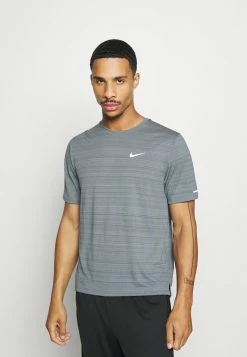 Nike Performance MILER - Sports T-shirt - Smoke Grey/reflective Silver