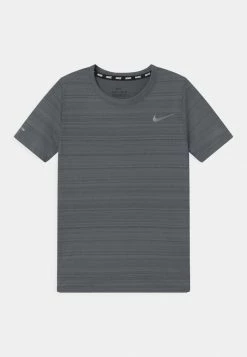 Nike Performance B NK DF SS MILER TOP UNISEX - Sports T-shirt - Smoke Grey