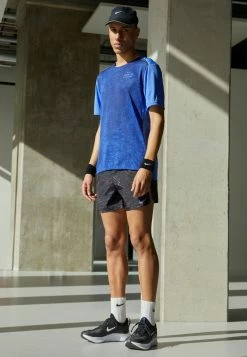 Nike Performance STRIDE - Sports Shorts - Psychic Purple/reflective Silver