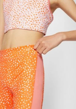 Nike Performance ONE CAPRI - Leggings - Rush Orange/doll/pink Salt -Nike Performance store fb6acef9c6be43d19f5e1b82f84c1435