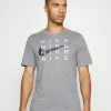 Nike Performance TEE - Sports T-shirt - Smoke Grey/light Smoke Grey
