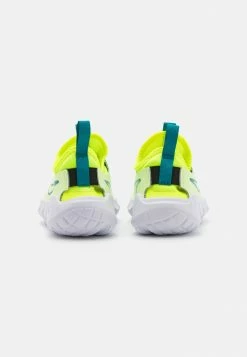 Nike Performance FLEX RUNNER 2 PSV UNISEX - Neutral Running Shoes - Barely Volt/bright Spruce/volt/black -Nike Performance store fe5e751672a74a138bc02fb44891f1a0