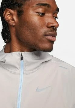 Nike Performance Running Jacket - Lt Iron Ore/orange Trance/olive Grey/reflective Silv -Nike Performance store fe7a0275b53b4b6e9af4358fb5e07ee3